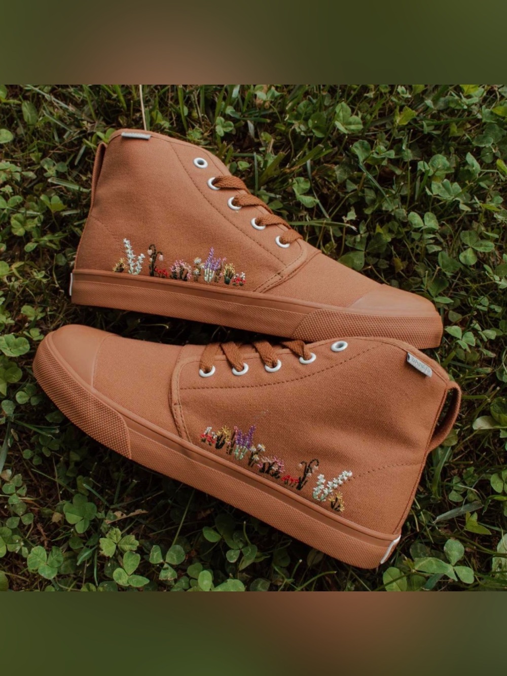 Bangs Shoes Sahara Sand High Top Unisex Floral Embroidered Sz Men 7.0 Women 8.5